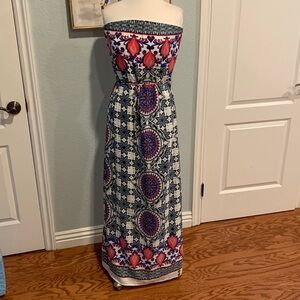 OVI Strapless Medallion Maxi Dress • Sz 8